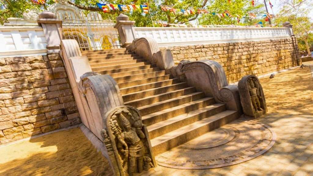 Anuradhapura | Sri Lanka | Deyo Tours